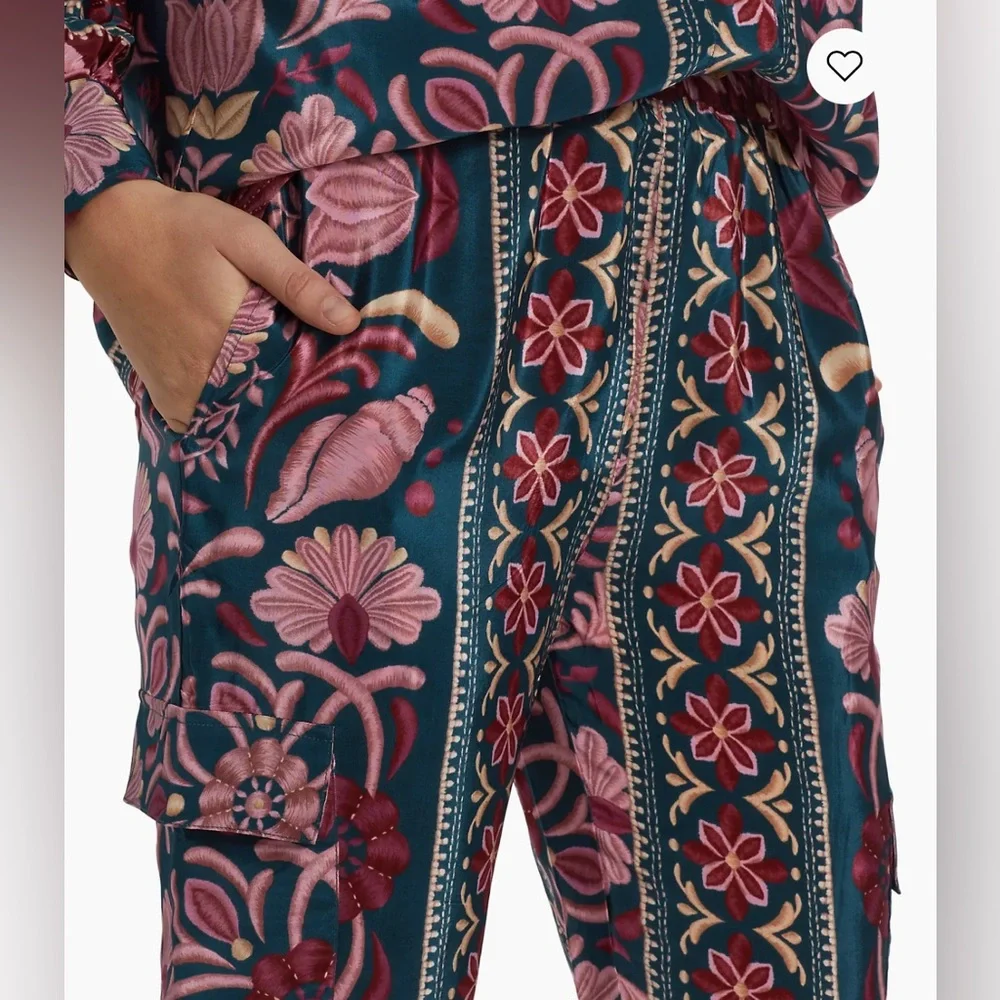 🆕 Farm Rio Seashell Tapestry Cargo Pants multiple sizes available BIN F - Picture 3 of 7